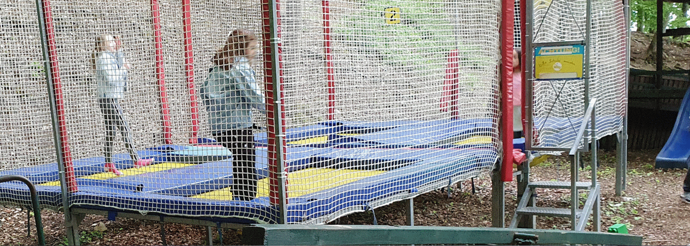 Sliderbild Kinderspielplatz beim Restaurant
